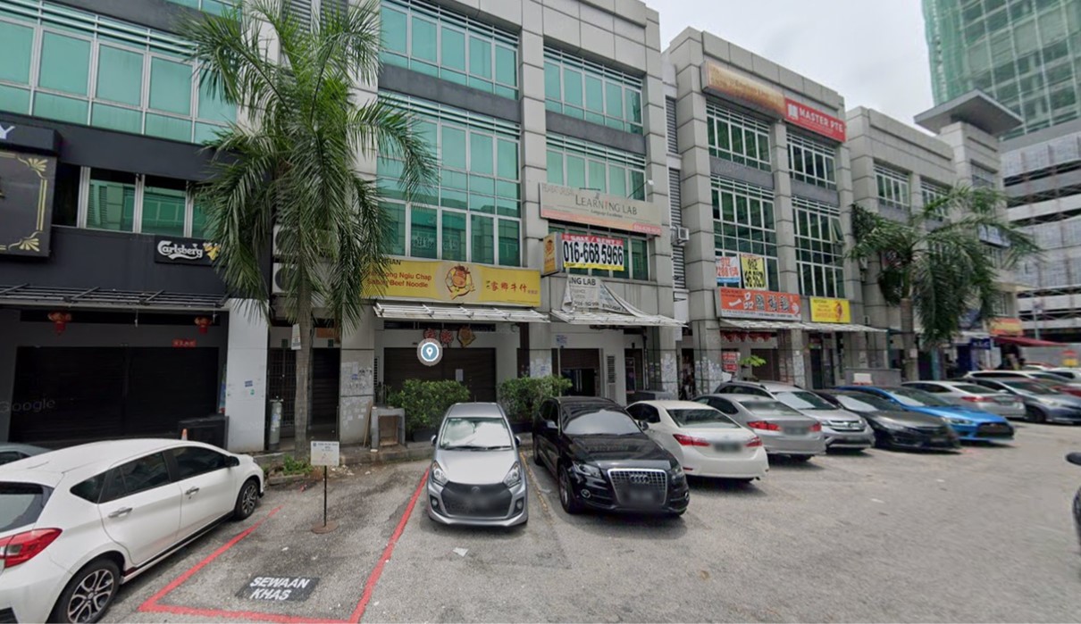 Commercial property - Prime 4-Storey End-Lot Shop for Sale in Bandar Puteri Puchong bandar puteri puchong ( (3)