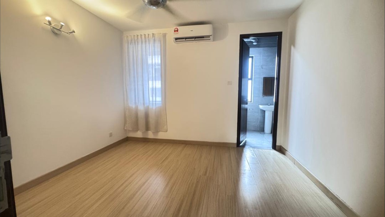 FOR SALE: SPACIOUS 3-STOREY TERRACE HOUSE AT CAHAYA SPK 50 RESIDENSI cahaya spk 50 residensi (2)