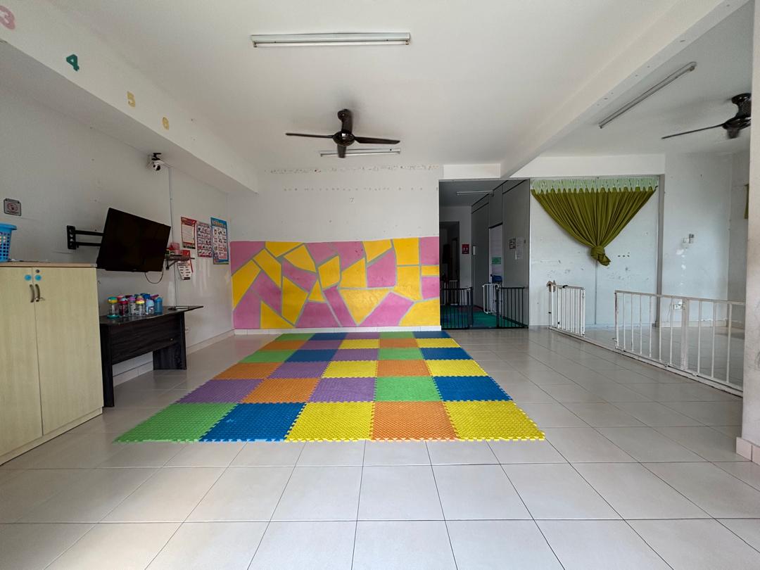 Oleander Corner Lot Double Storey for Sale β Bandar Seri Coalfields living hall